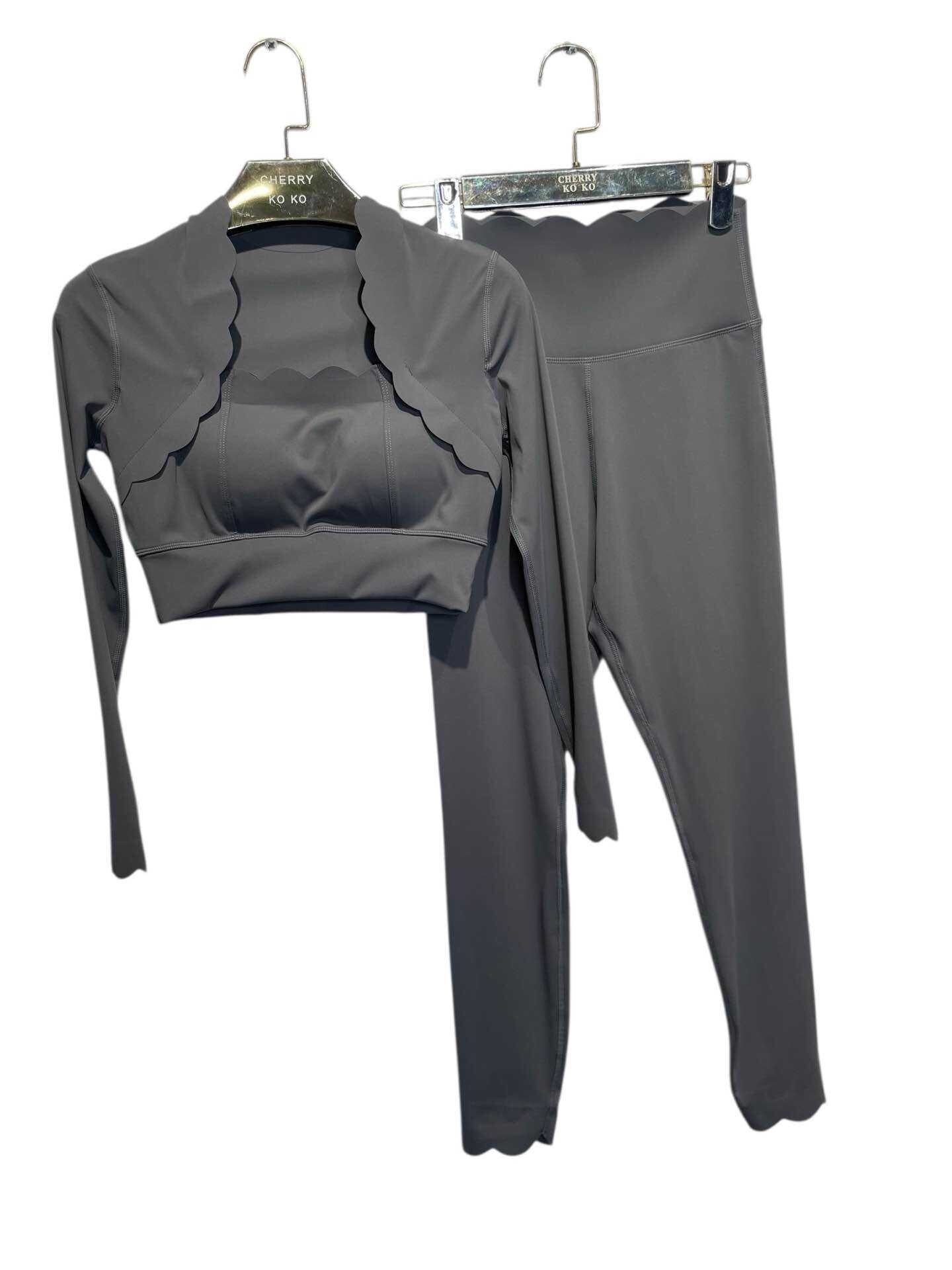 VELENA – Sculpting Set with Wavy Cutouts