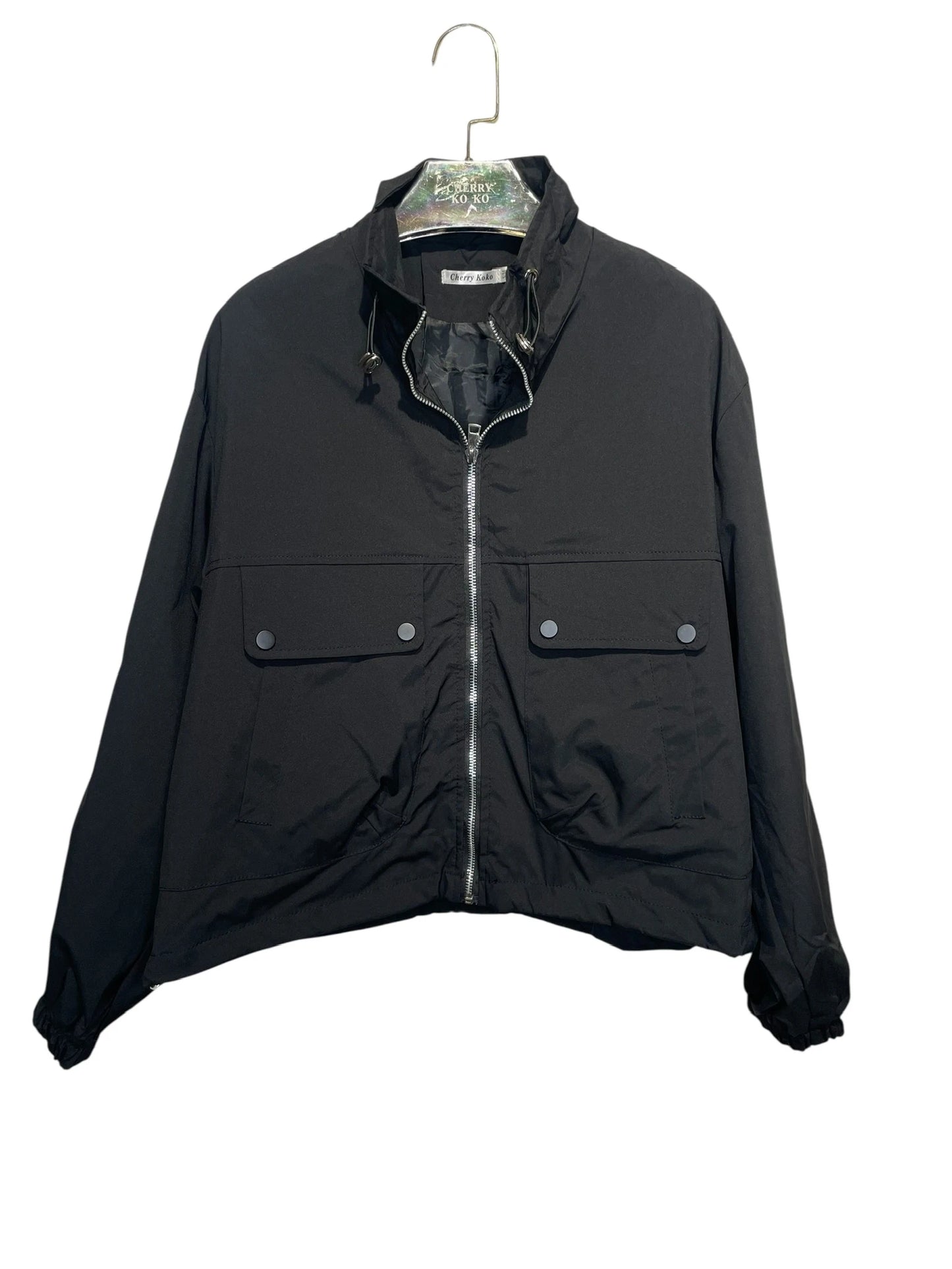 Lightweight zip-up jacket with stand-up collar and flap pockets – urban sportswear look