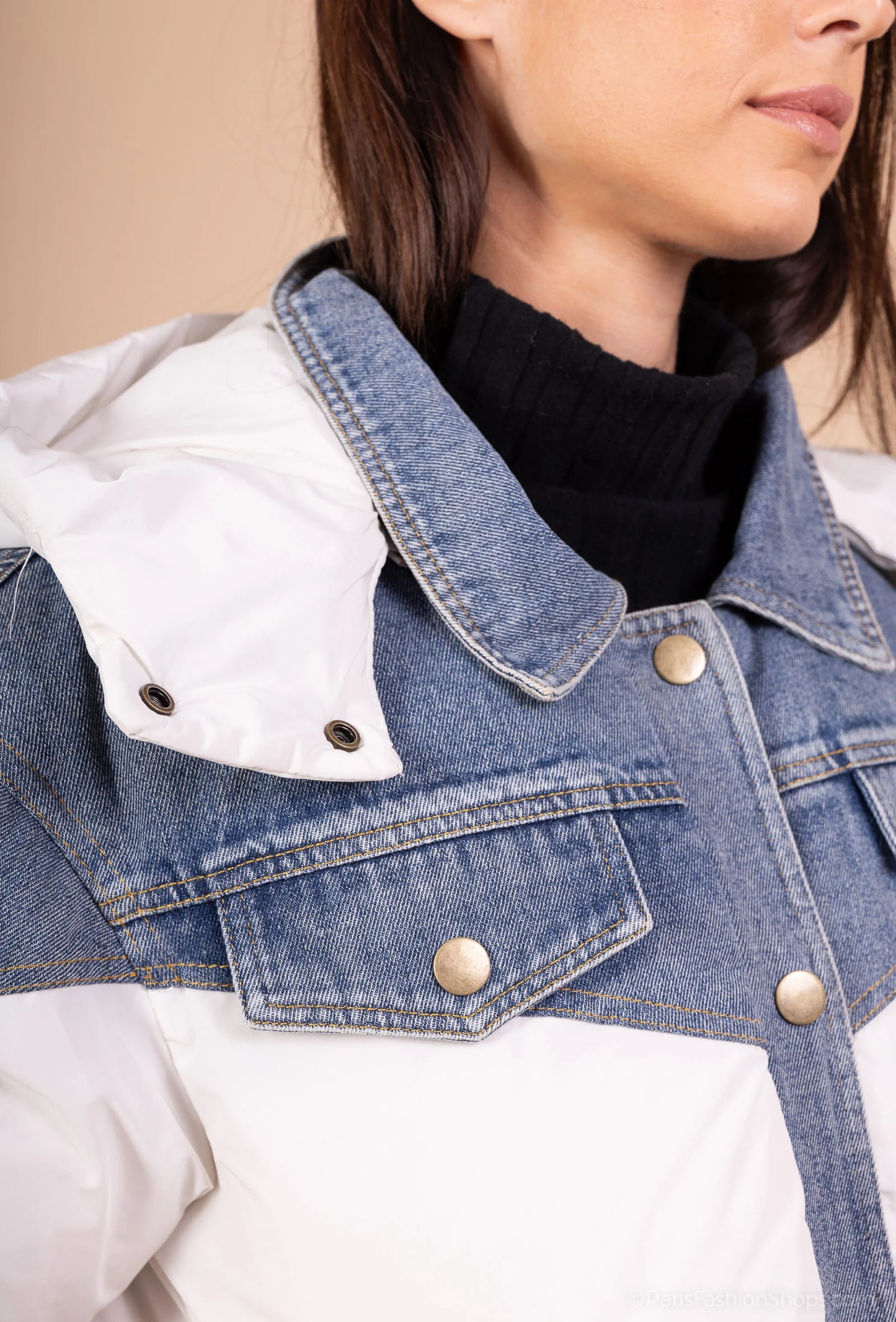 ZOE - Short two-tone puffer jacket with removable hood via zipper